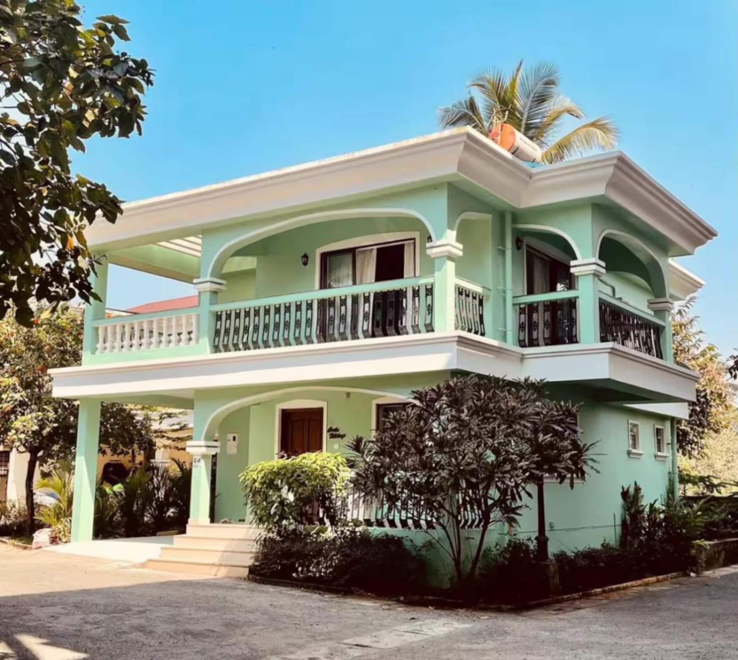 Varca 3BHK Villa-Pool, Field-View & Near Beach 1