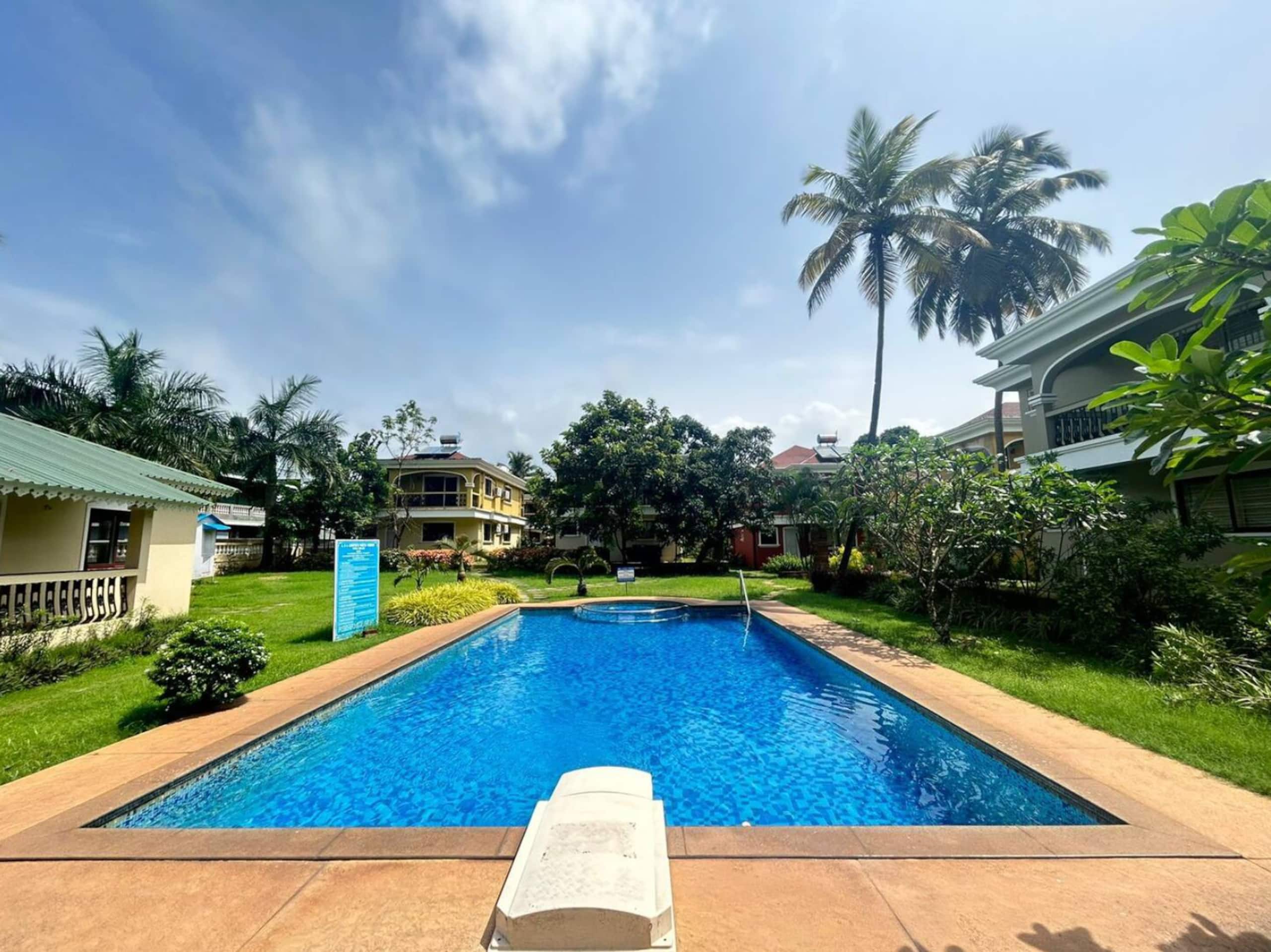Varca 3BHK Villa-Pool, Field-View & Near Beach 2