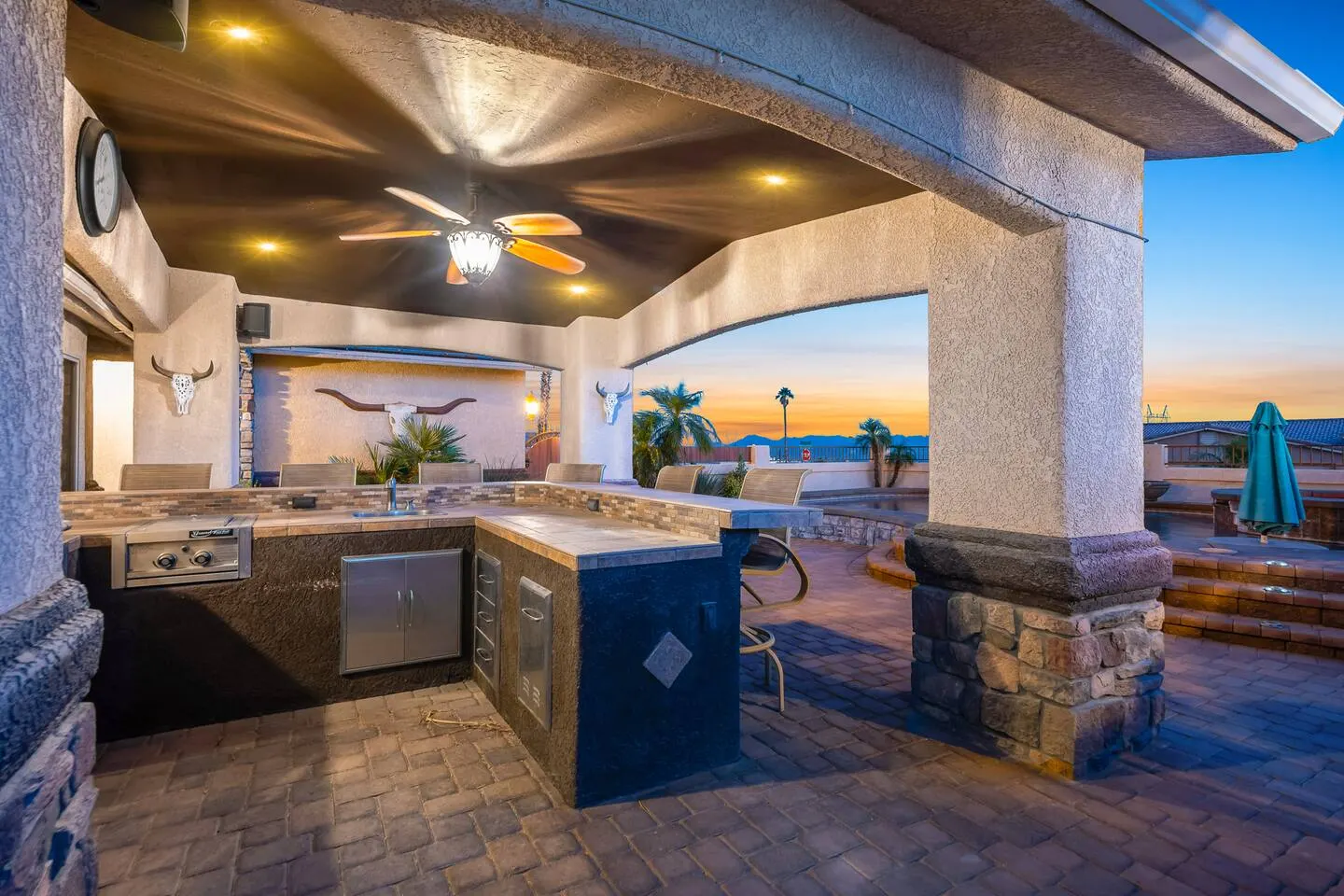 Luxury Views Pool Spa Parking Sleeps 14 14