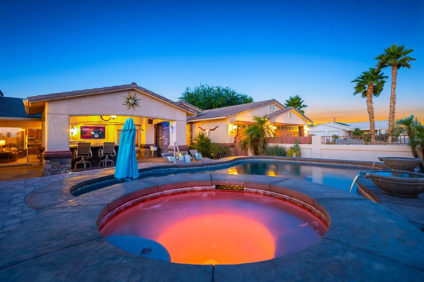 Luxury Views | Pool | Spa | Parking | Sleeps 14 — photo 5
