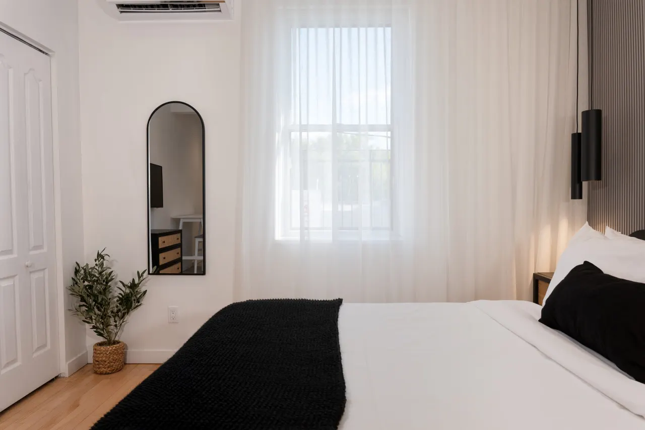 #8 - Studio/Plateau/St-Denis/SelfCheck-In/AC/TV 6