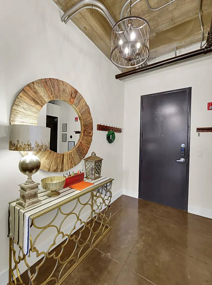 Skyscape- Lofted Luxury Condo Waco/Baylor/Downtown 9