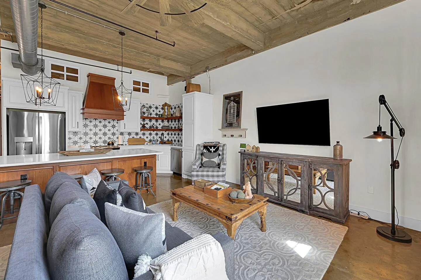 Skyscape- Lofted Luxury Condo Waco/Baylor/Downtown 13