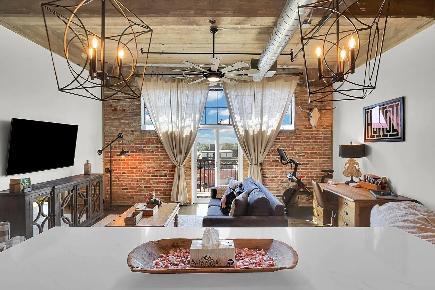 Skyscape- Lofted Luxury Condo Waco/Baylor/Downtown 18