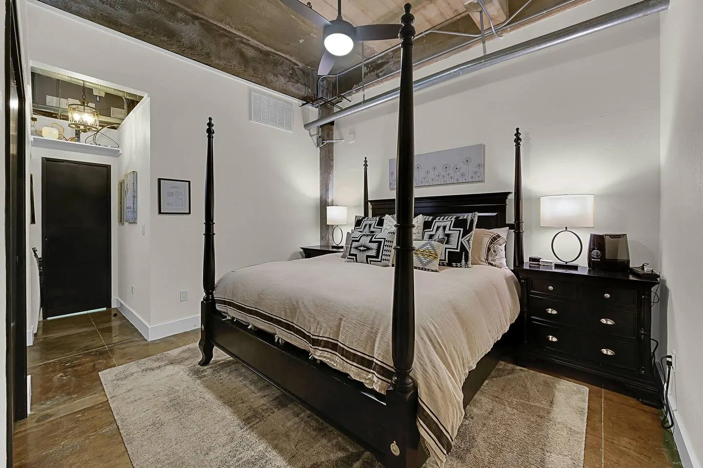 Skyscape- Lofted Luxury Condo Waco/Baylor/Downtown — photo 3