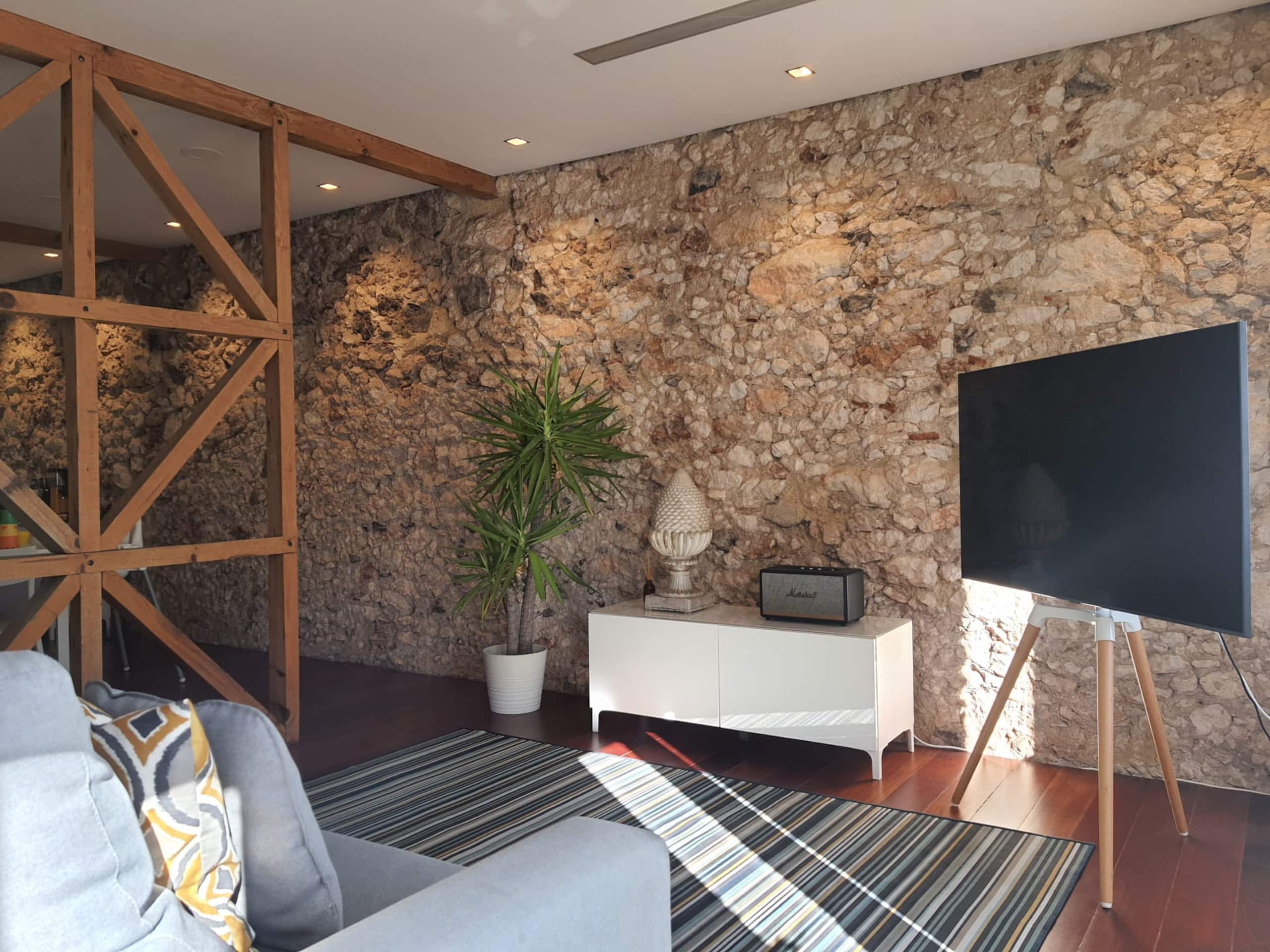 1881 Historical duplex Suite 2