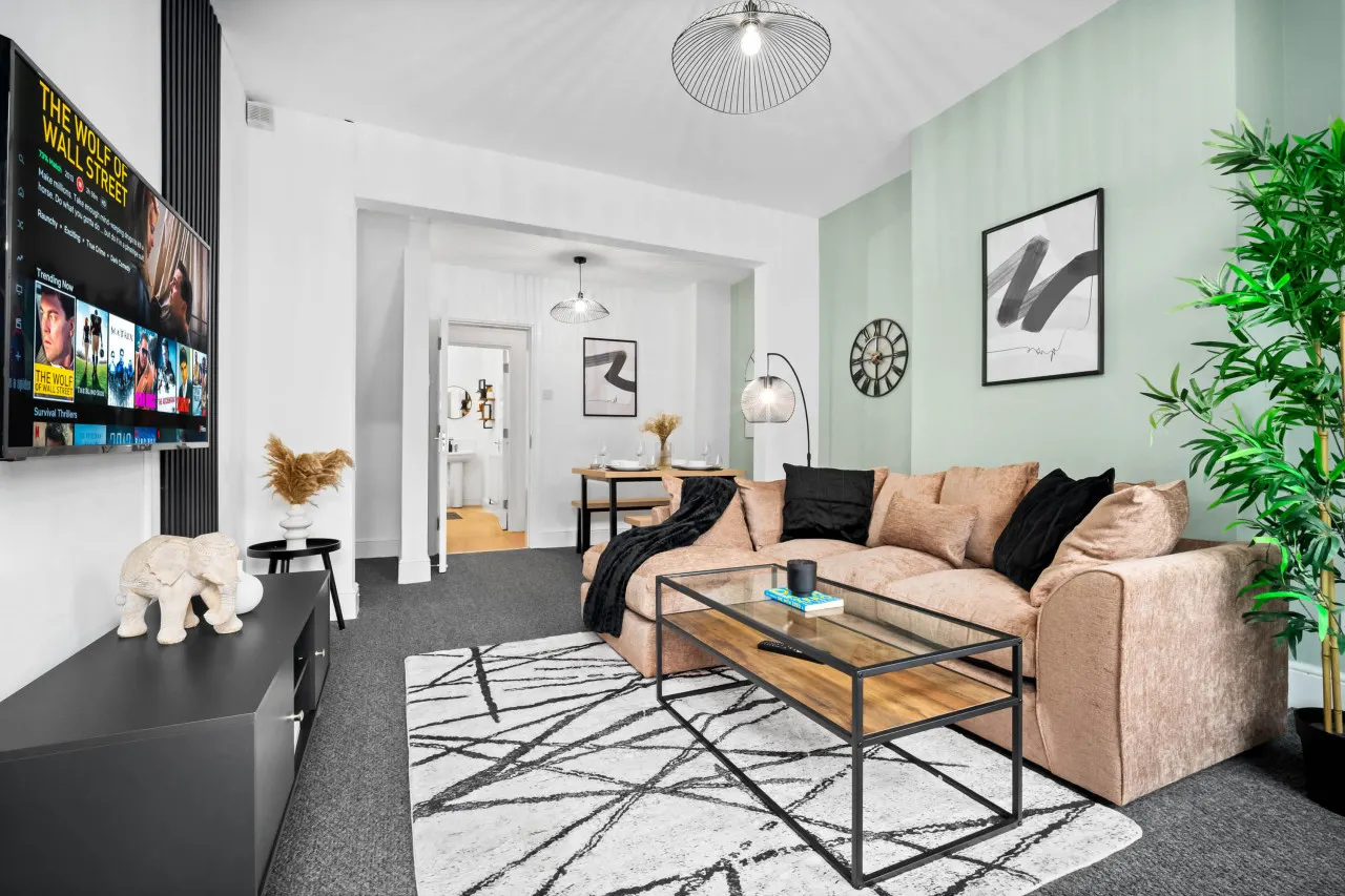 Modern 3 Bed House - Garden - Parking - Harborne