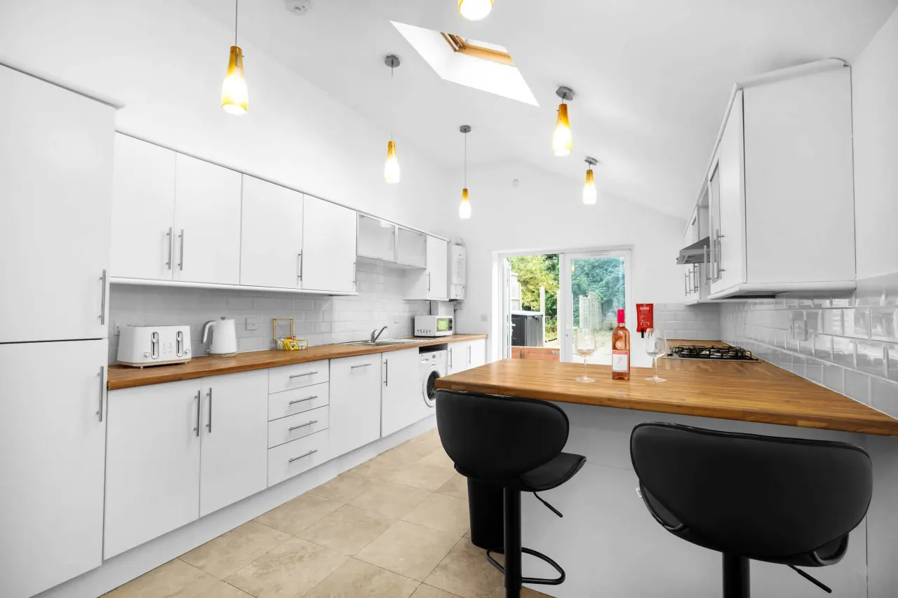 Modern 3 Bed House - Garden - Parking - Harborne — photo 3