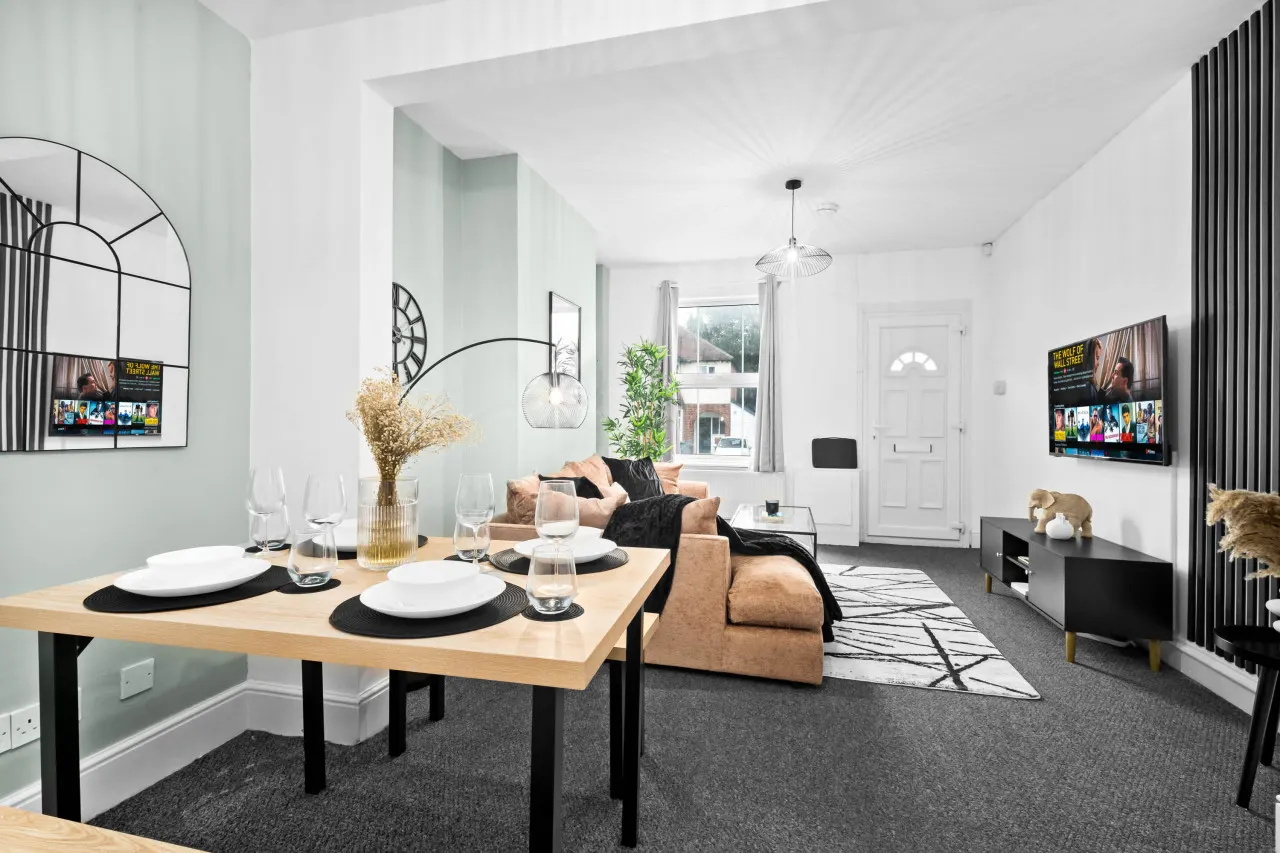 Modern 3 Bed House - Garden - Parking - Harborne — photo 4