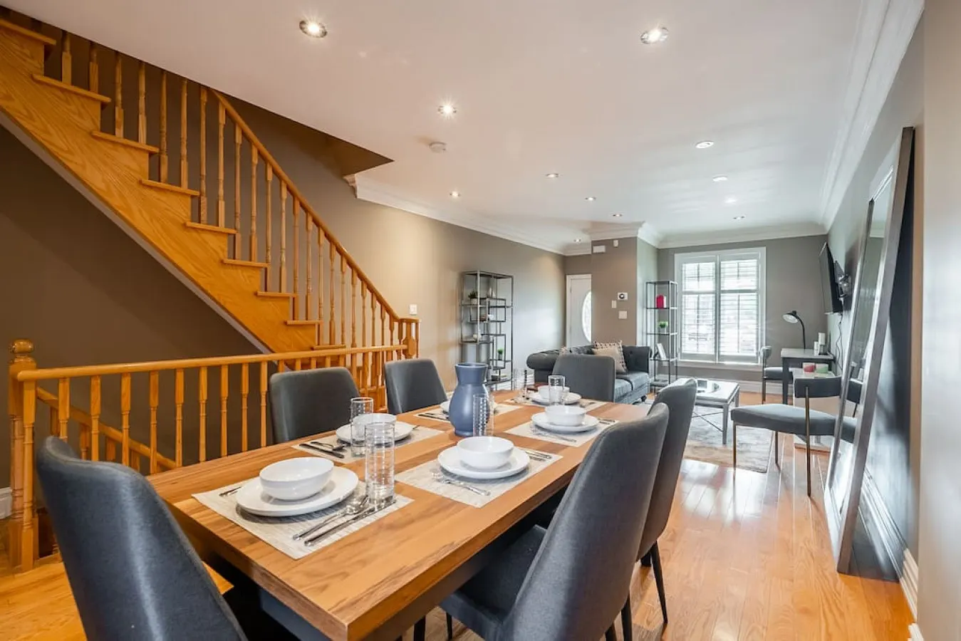 Stylish 3BR House • Trendy Bloor West • Sleeps 5
