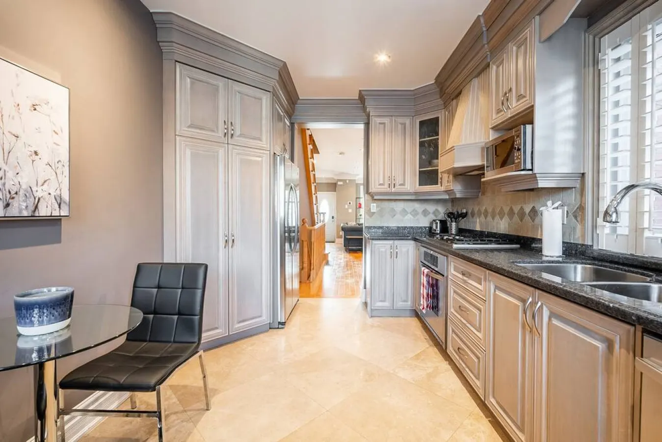 Stylish 3BR House Trendy Bloor West Sleeps 5 14