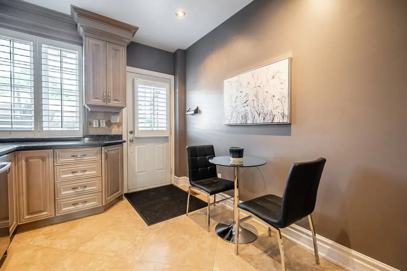 Stylish 3BR House Trendy Bloor West Sleeps 5 16