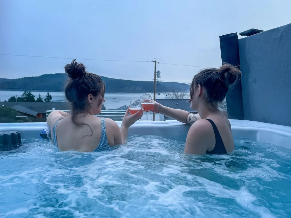 Skagit Bay View, Sunset Hot Tub 10