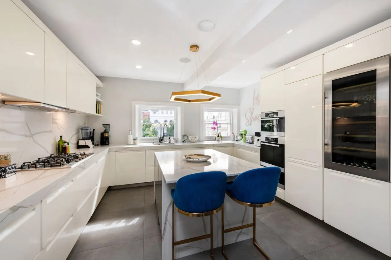 5-Bed Penthouse | Huge Roof Terrace & AC — photo 2