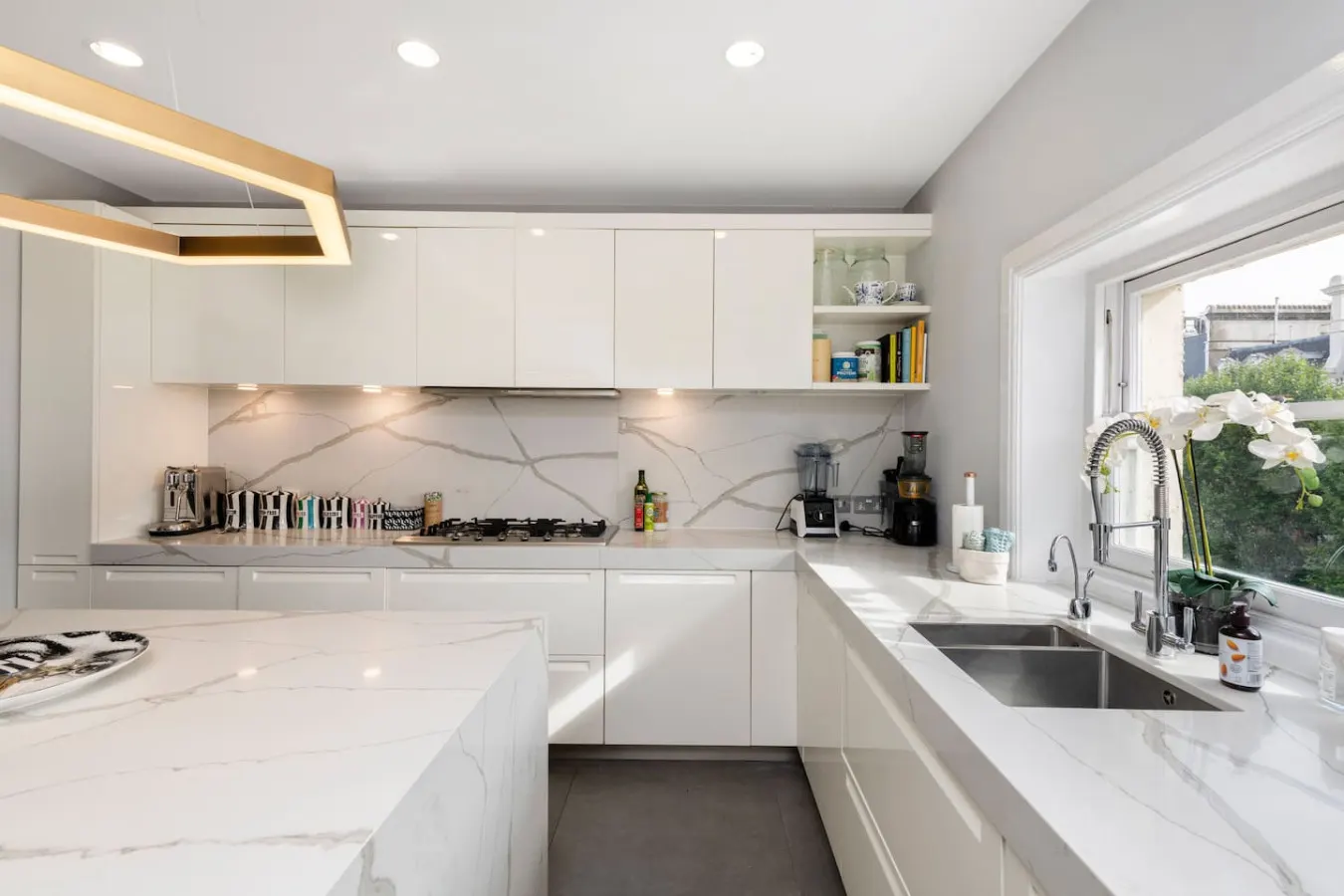 5-Bed Penthouse Huge Roof Terrace & AC 9