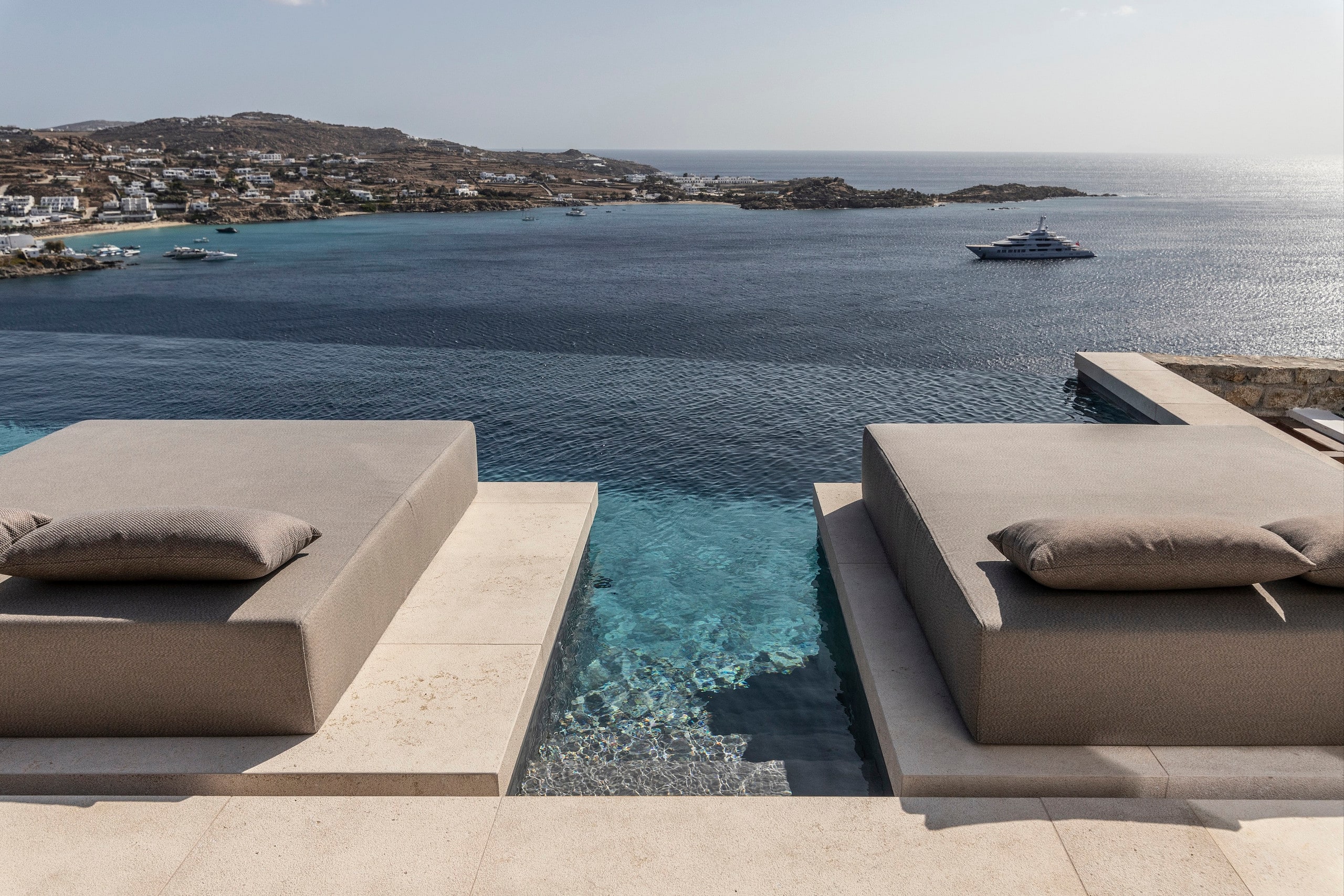 The Skyvilla Mykonos in Psarou Bay 21