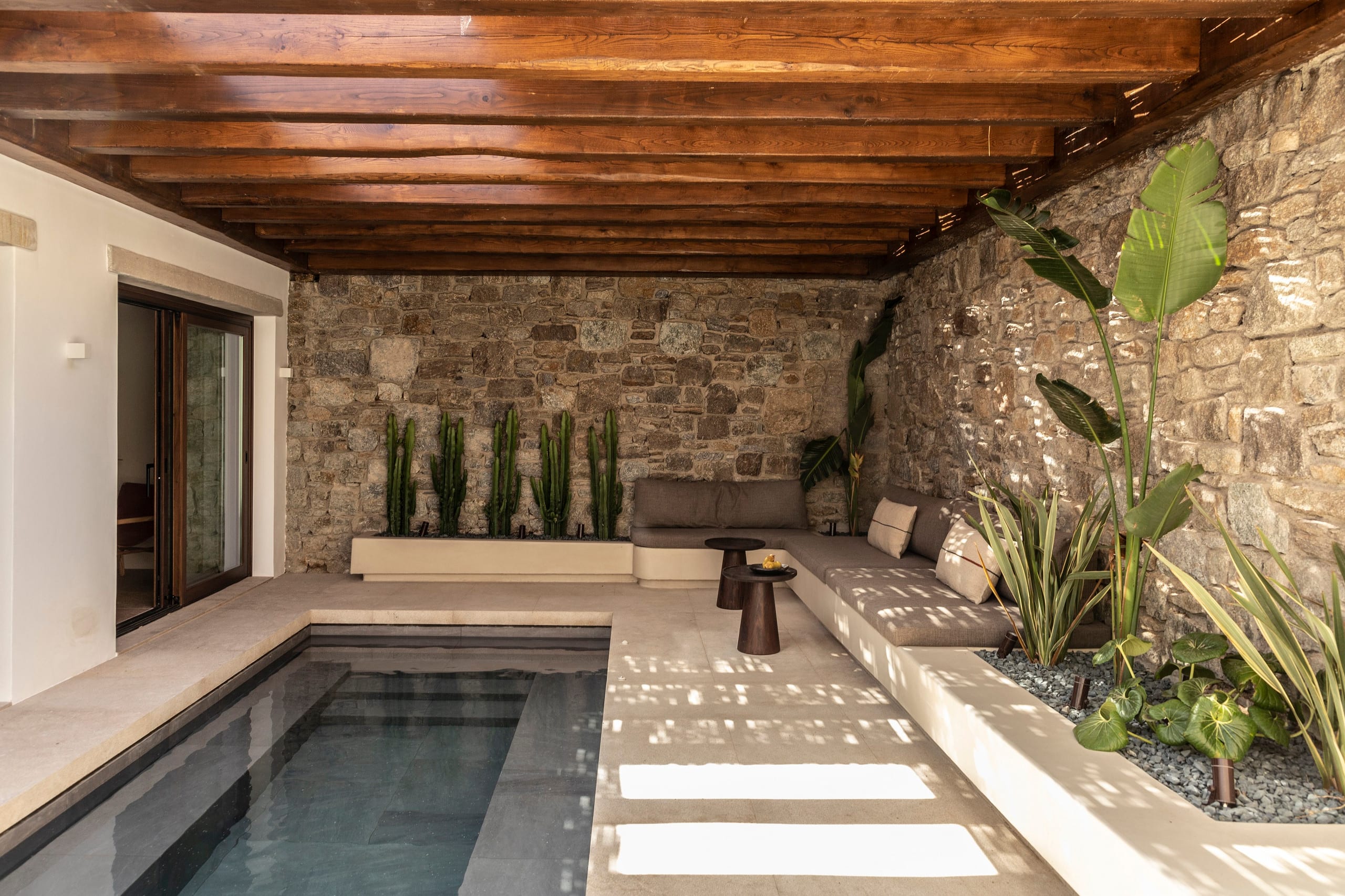 The Skyvilla Mykonos in Psarou Bay 7