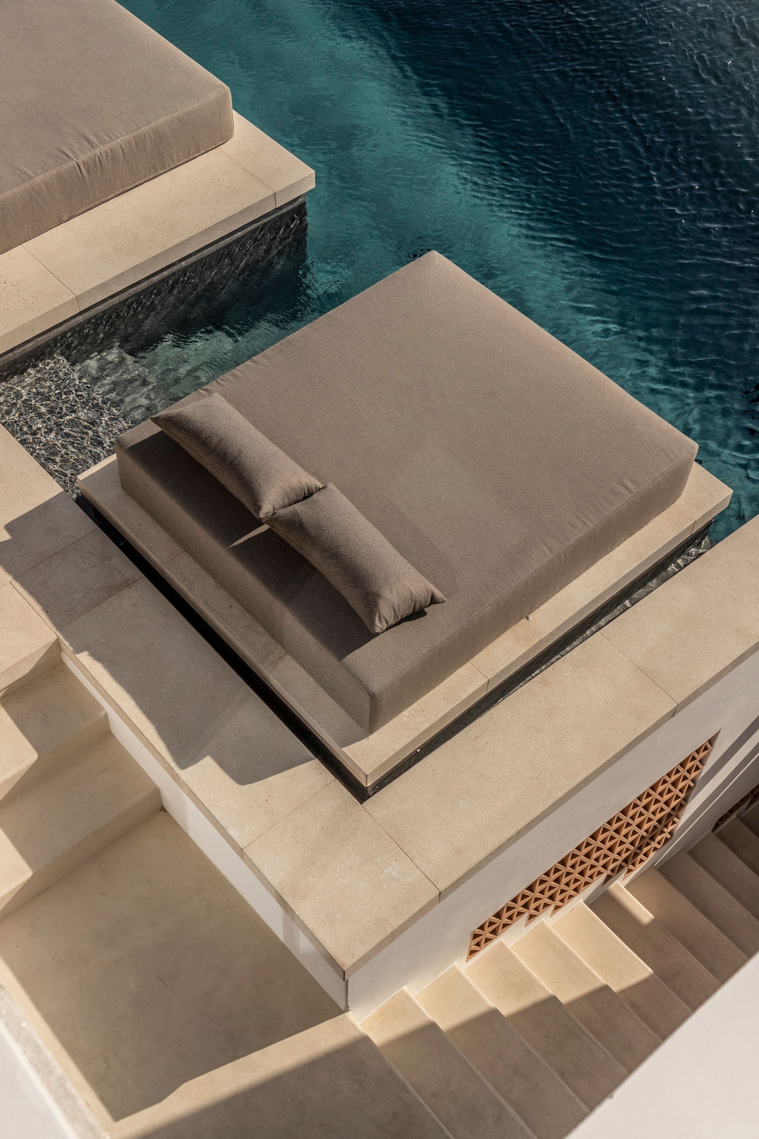 The Skyvilla Mykonos in Psarou Bay 20