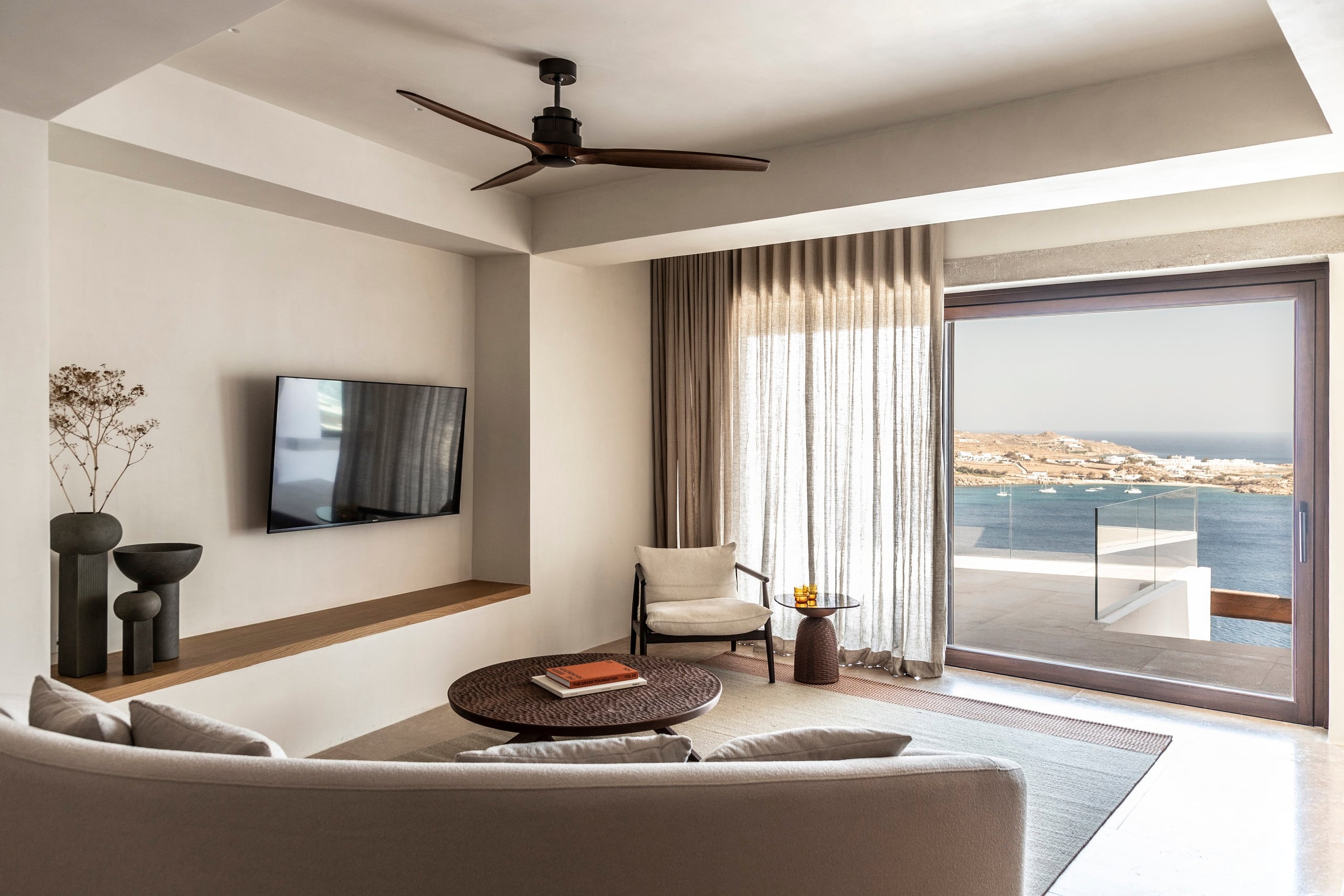 The Skyvilla Mykonos in Psarou Bay 8
