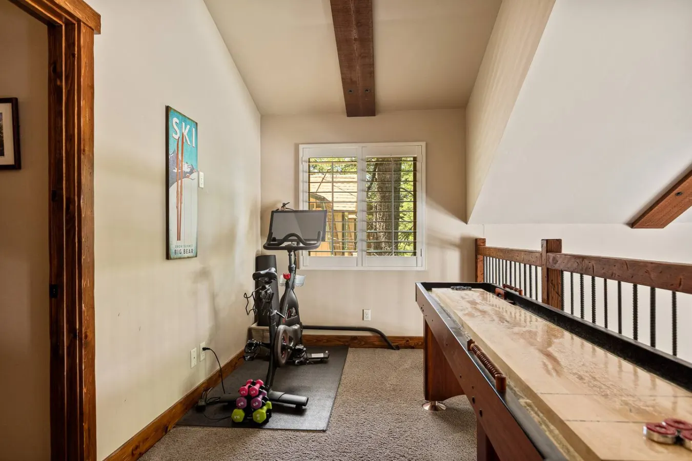 Luna Ridge Chalet mins to Bear Mtn and Hot Tub — photo 4