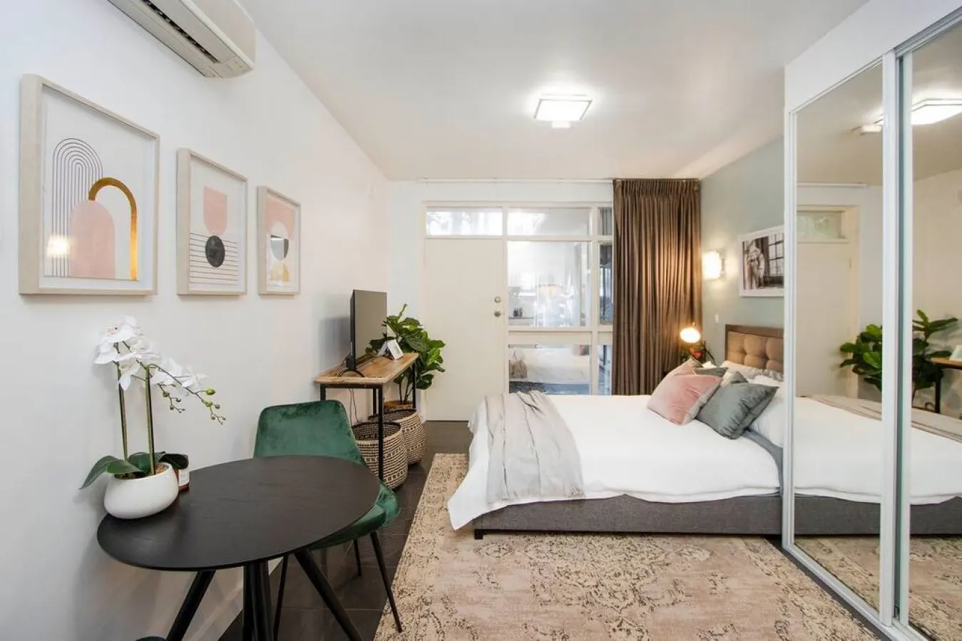 Boho on Sussex—Peaceful Studio Close to the City