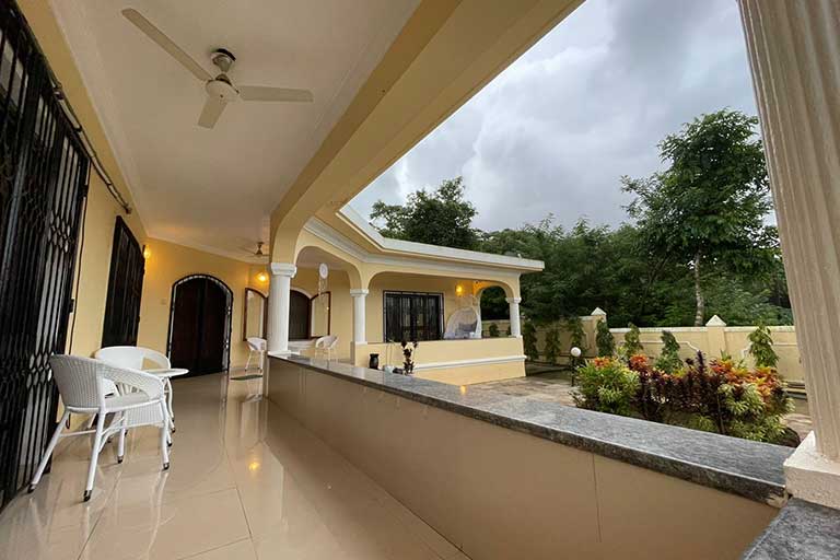 Sunshine Retreat by Laze Around Us 9