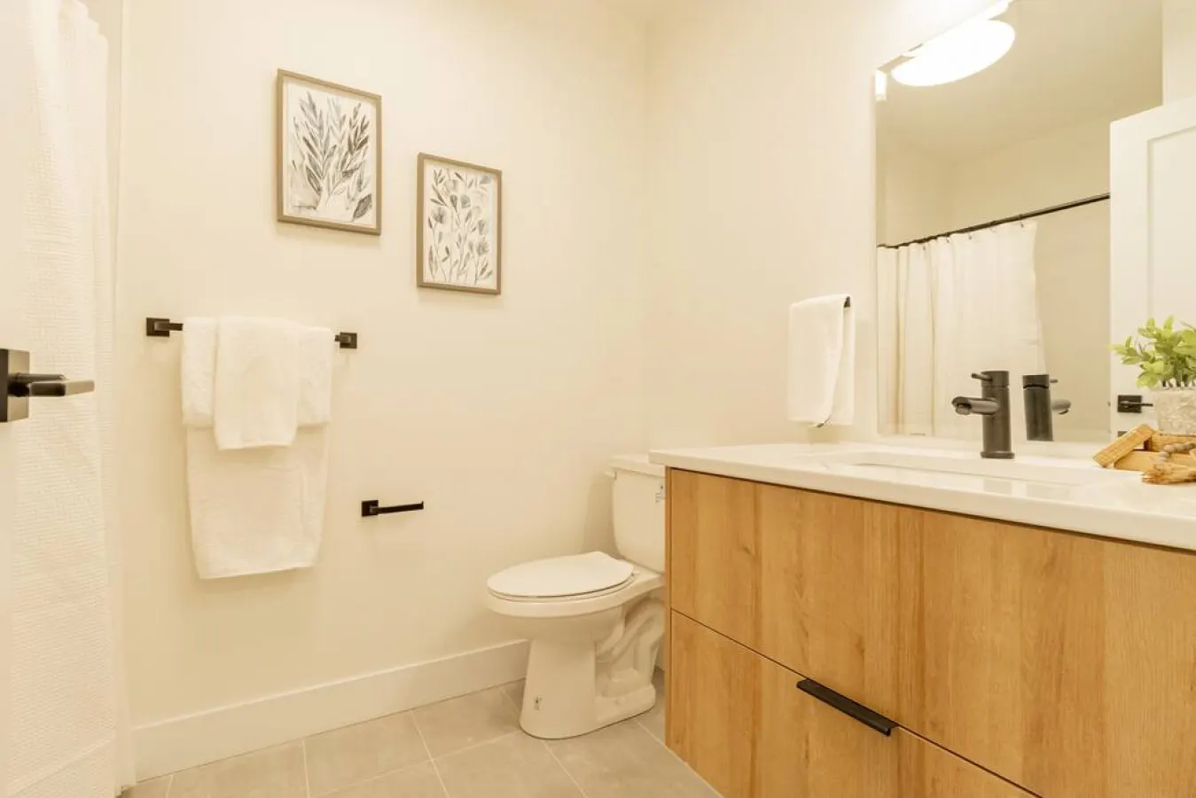Islander Room 304 The Bend Condo on Main Strip - The Islander 304 8