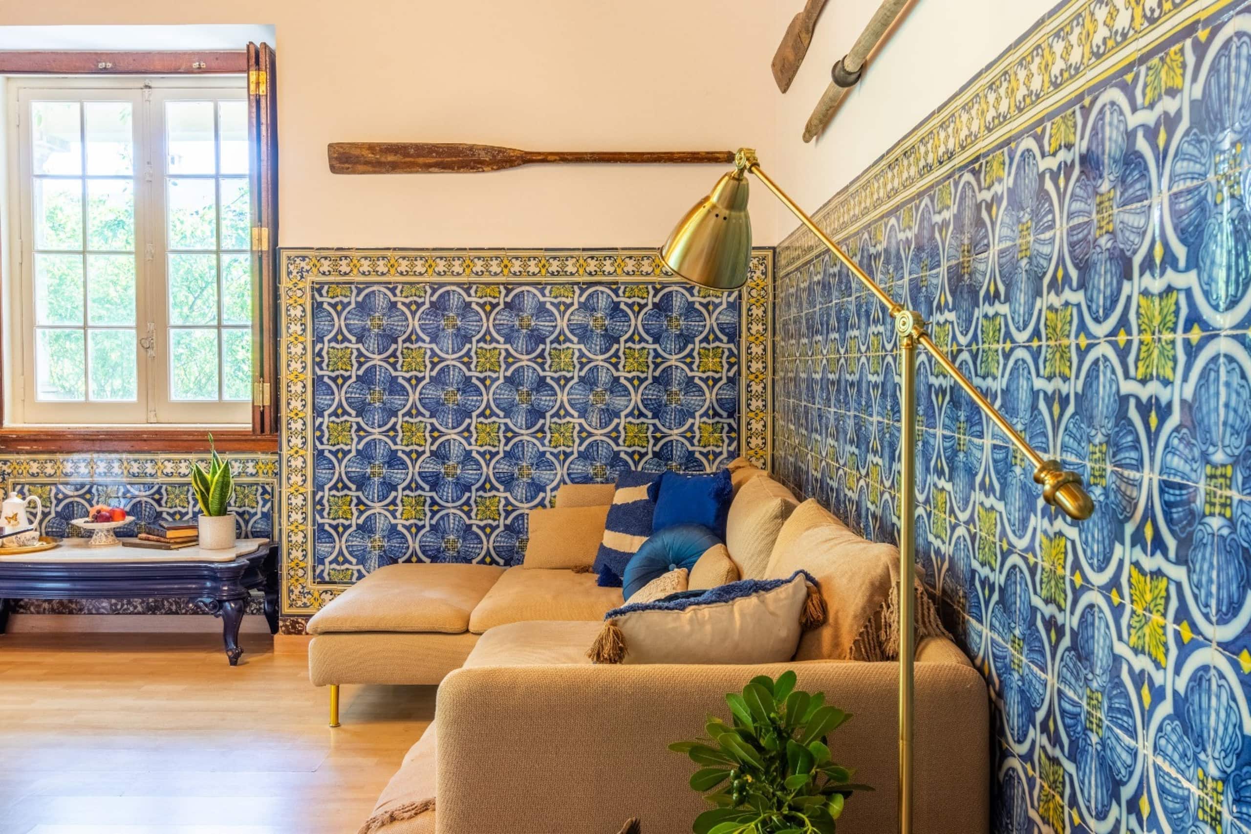 Beautiful tiles 5 min to beach Free Park Street 10