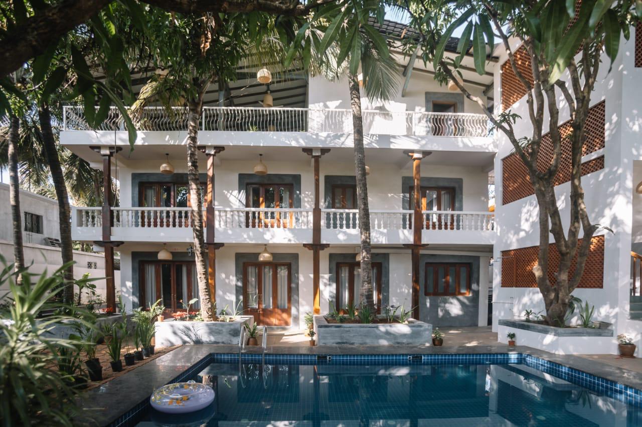 Antique 7 BedRoom villa with swimming pool, Morjim 1