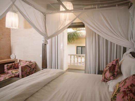 Antique 7 BedRoom villa with swimming pool, Morjim 2