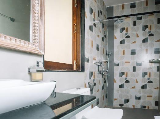 Antique 7 BedRoom villa with swimming pool, Morjim 3