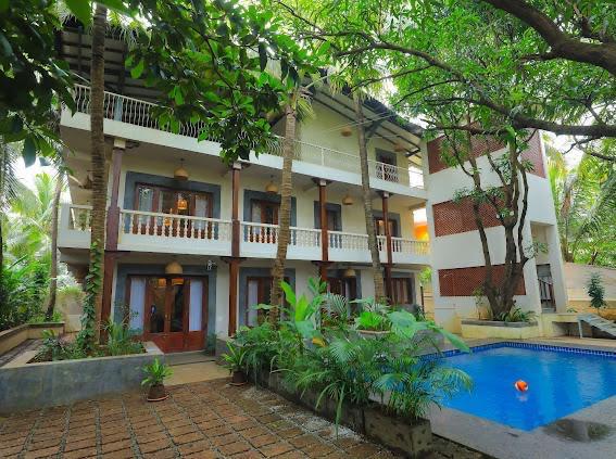Antique 7 BedRoom villa with swimming pool, Morjim 5
