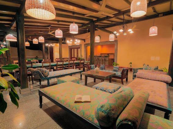 Antique 7 BedRoom villa with swimming pool, Morjim 6