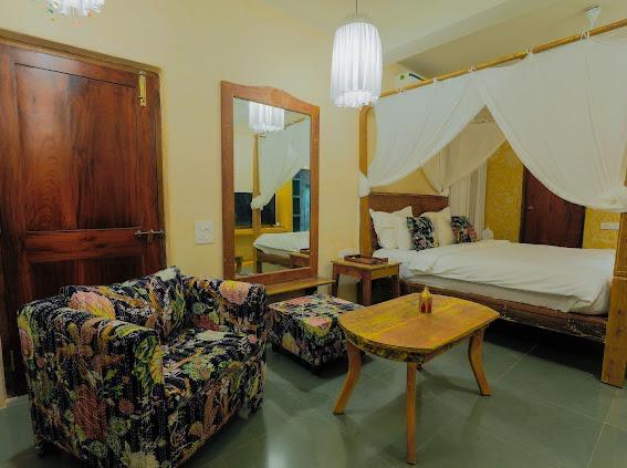 Antique 7 BedRoom villa with swimming pool, Morjim 7