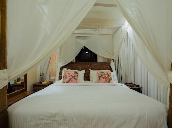Antique 7 BedRoom villa with swimming pool, Morjim 8