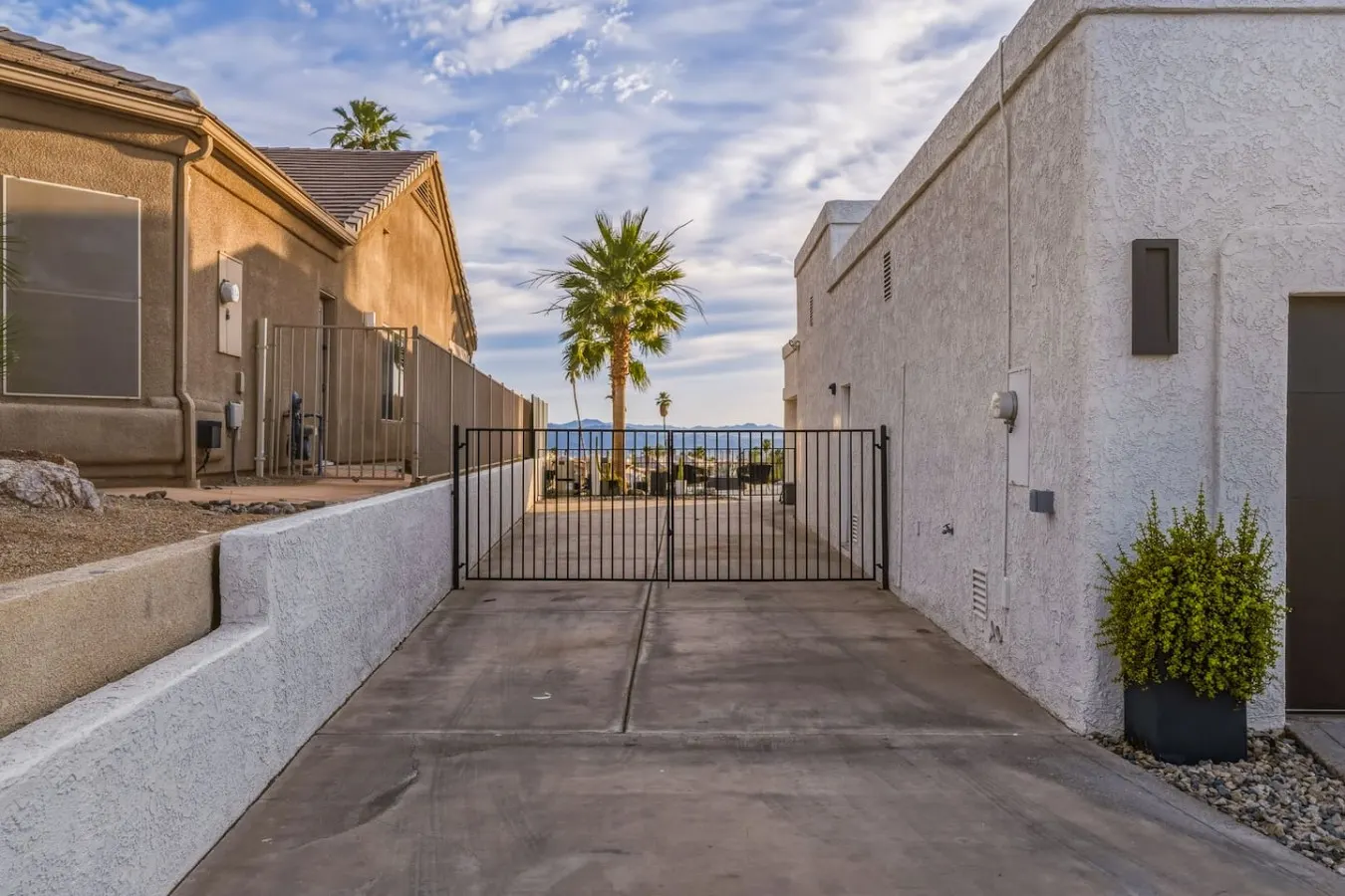The 13th Hole Modern Retreat - Pool, Spa, Fire Pit 11