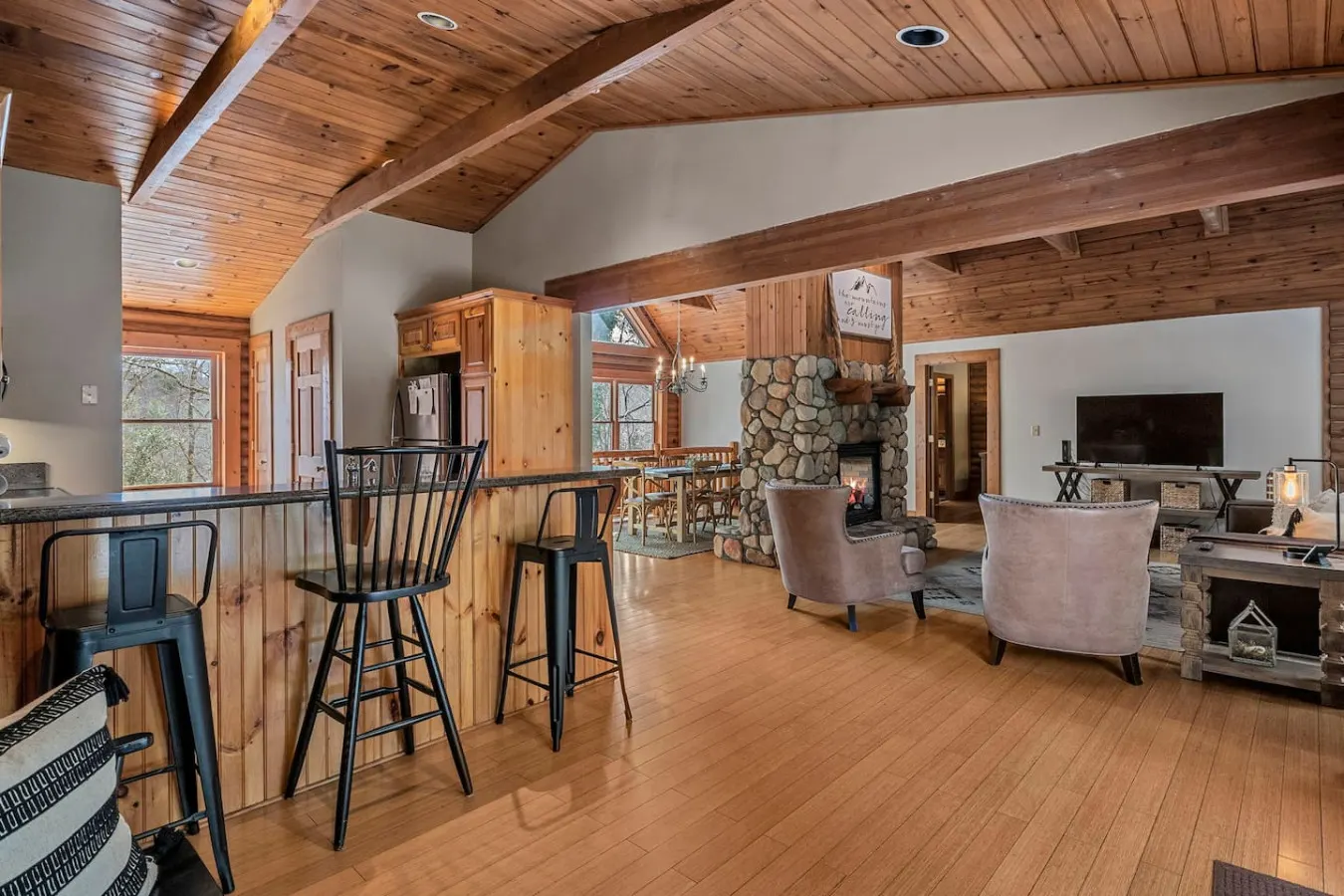 Modern Log Cabin Fireplace, Pool Table, Mtn View 20