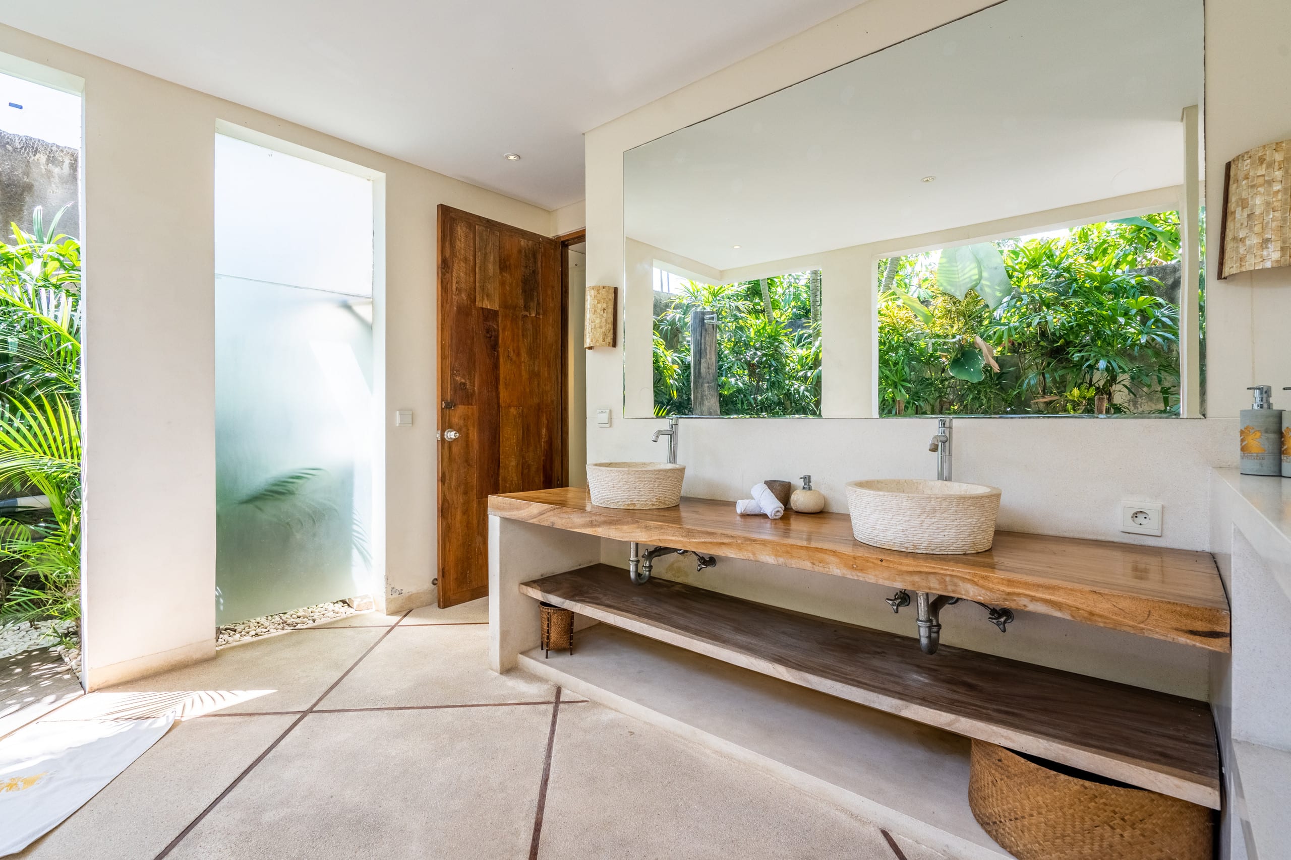 3 Bedroom Villa + Gym in Central Seminyak/Kuta 40