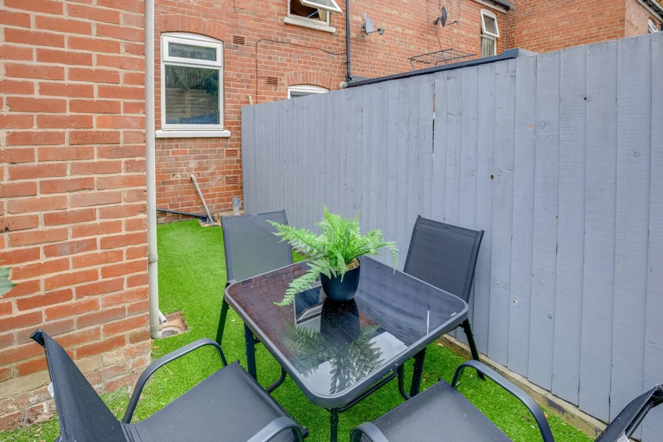 NEW Rowsley Street Retreat 3BR Sheffield City Stay — photo 3