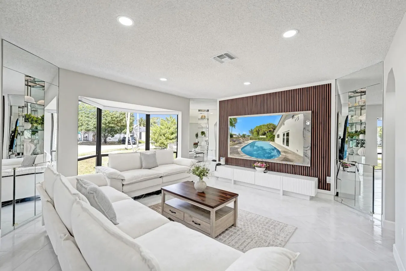 Monthly - 1601 Hollywood Corner Waterfront