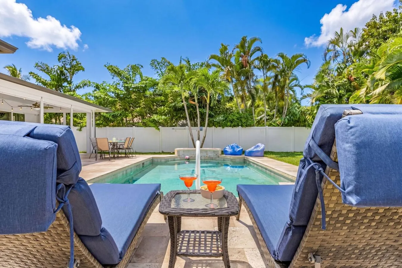 Flaming Vine Retreat Luxurious Naples Pool Home