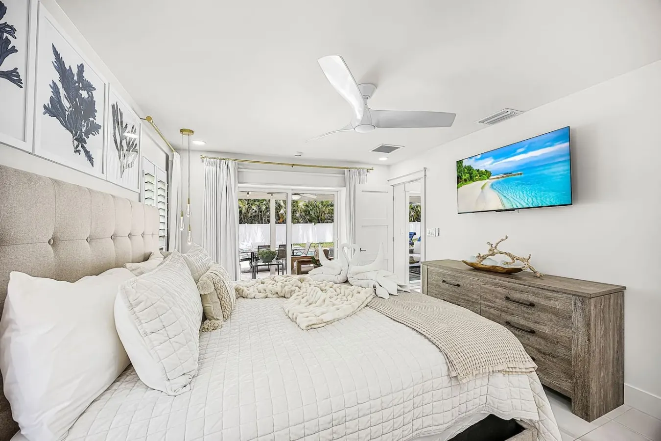 Flaming Vine Retreat Luxurious Naples Pool Home 15