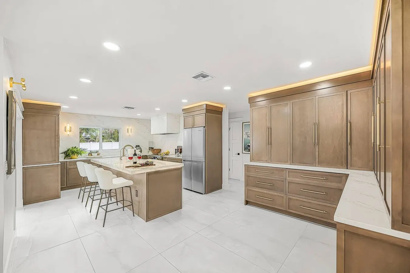Flaming Vine Retreat Luxurious Naples Pool Home — photo 3