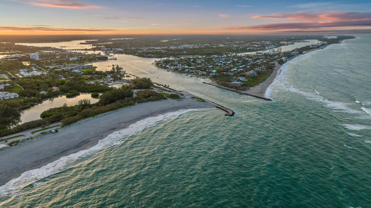 Seaside Sanctuary, walk to Jupiter Inlet!! 12