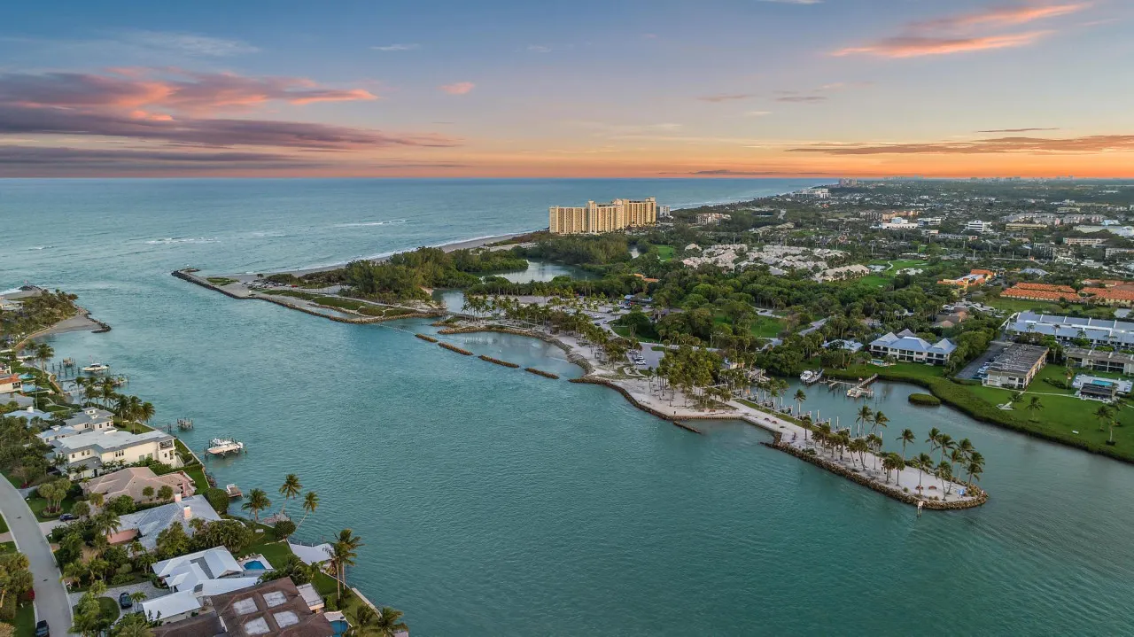 Seaside Sanctuary, walk to Jupiter Inlet!! 14