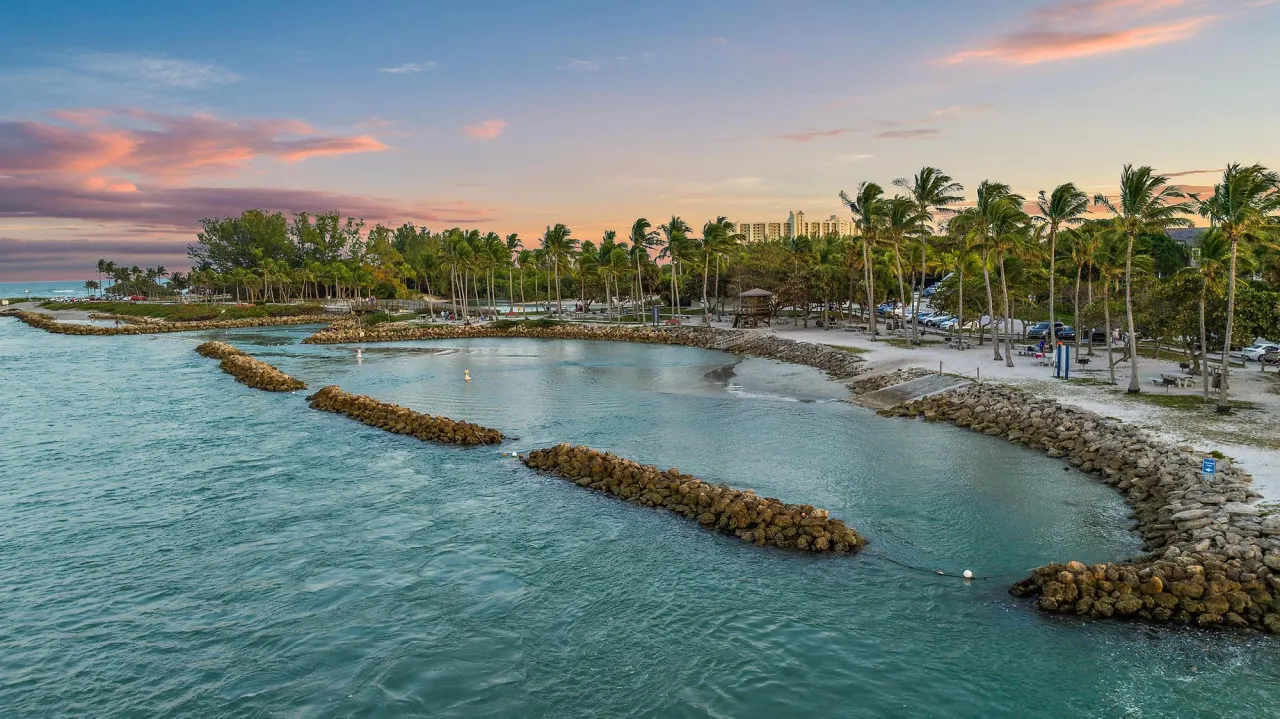 Seaside Sanctuary, walk to Jupiter Inlet!! 16