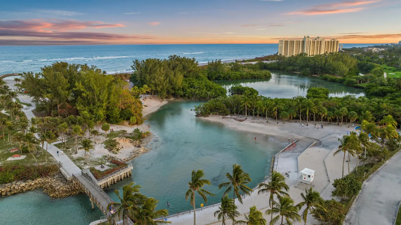 Seaside Sanctuary, walk to Jupiter Inlet!! 17