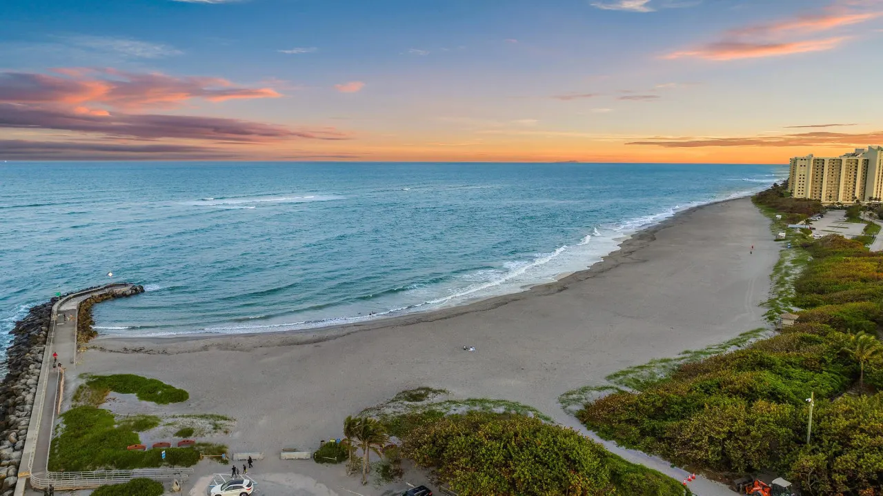 Seaside Sanctuary, walk to Jupiter Inlet!! 18