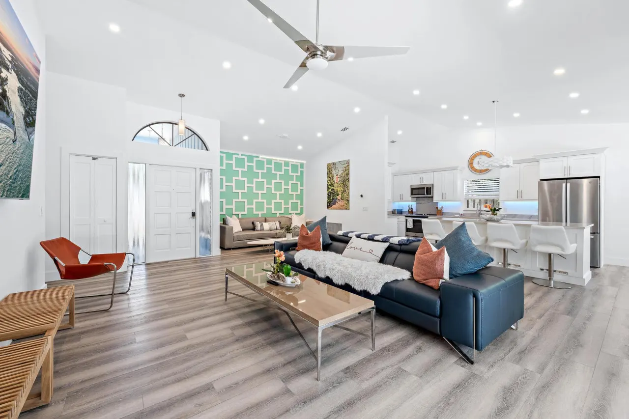 Seaside Sanctuary, walk to Jupiter Inlet!! 3