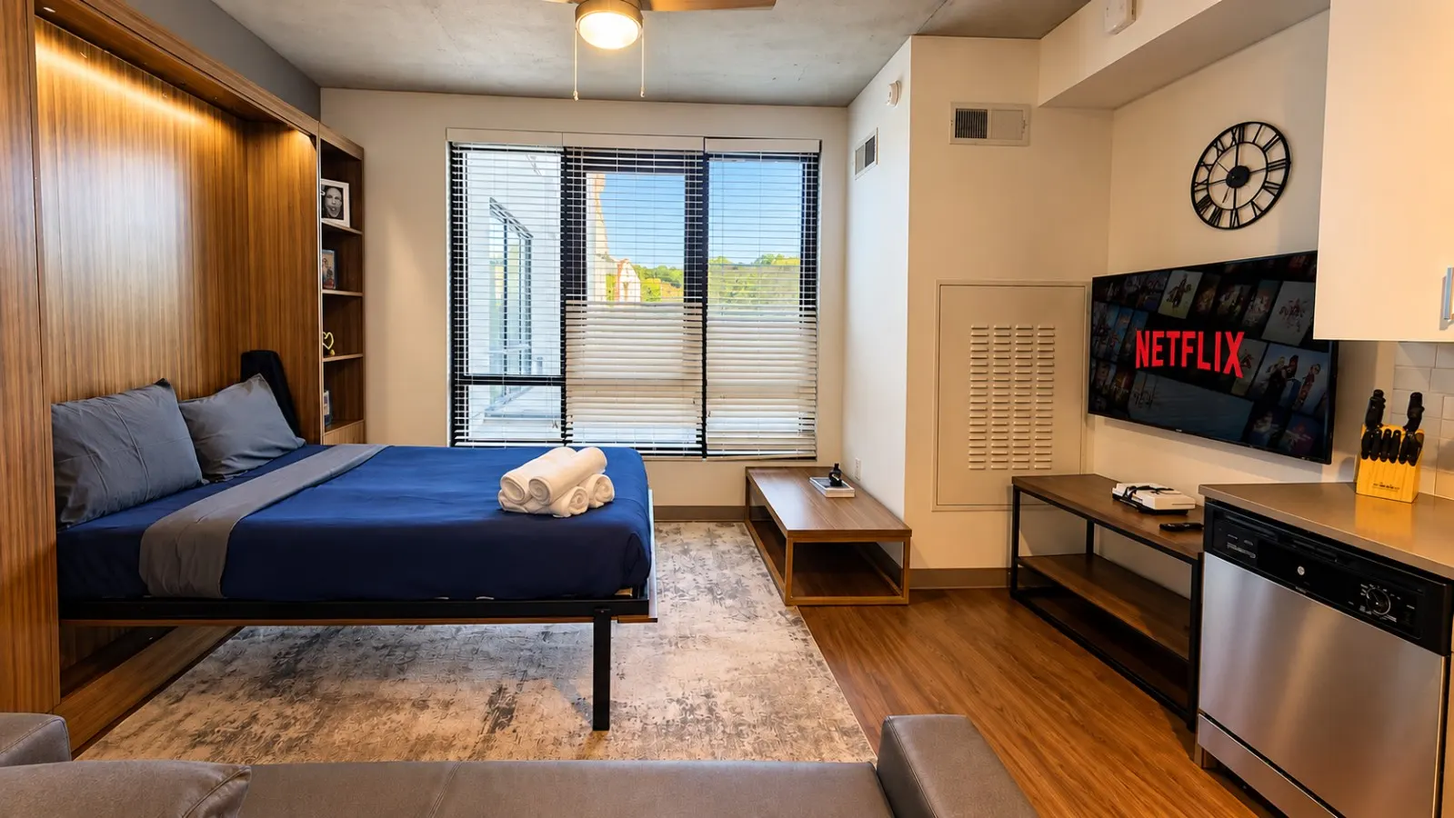 Stylish Studio with Birmingham City Views C1